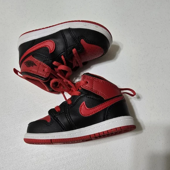 Nike Air Jordan 1 Mid "Alternate Bred" Youth Sneakers Size 6C